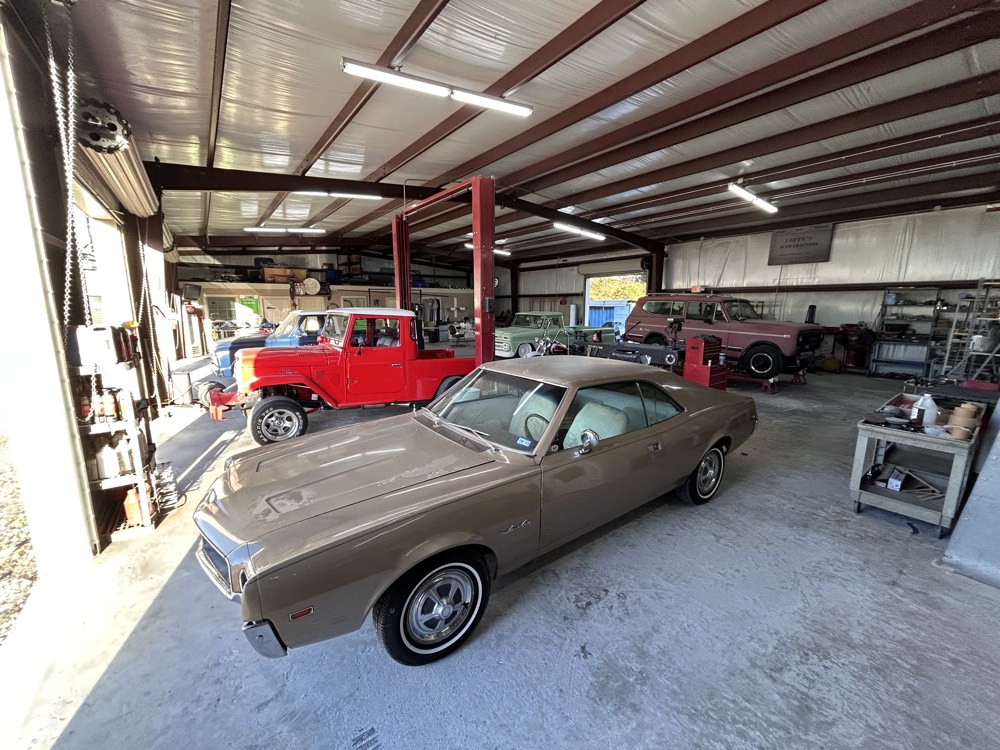 Auto Glass & Windshield Replacement at Lefty's Auto Crafters